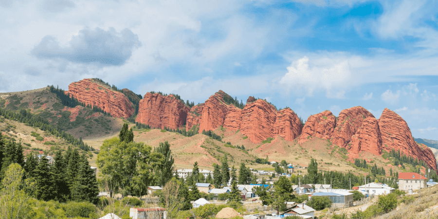 Jeti-Oguz (Seven Bulls) Valley