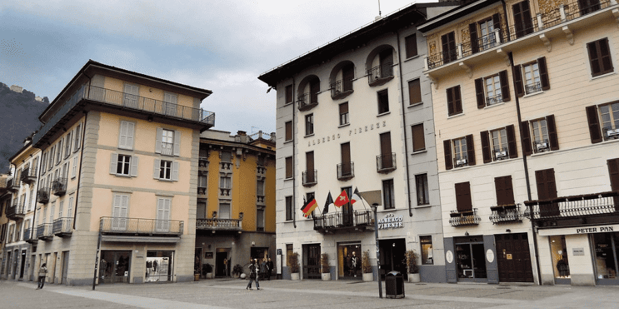 buildings around Piazza Alessandro Volta